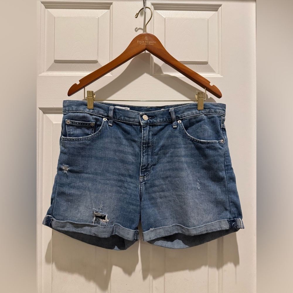 Gap Sexy Boyfriend Shorts size 30R